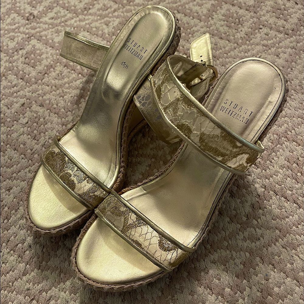 Stuart Weitzman Gold Lace Wedges. Size 8.5